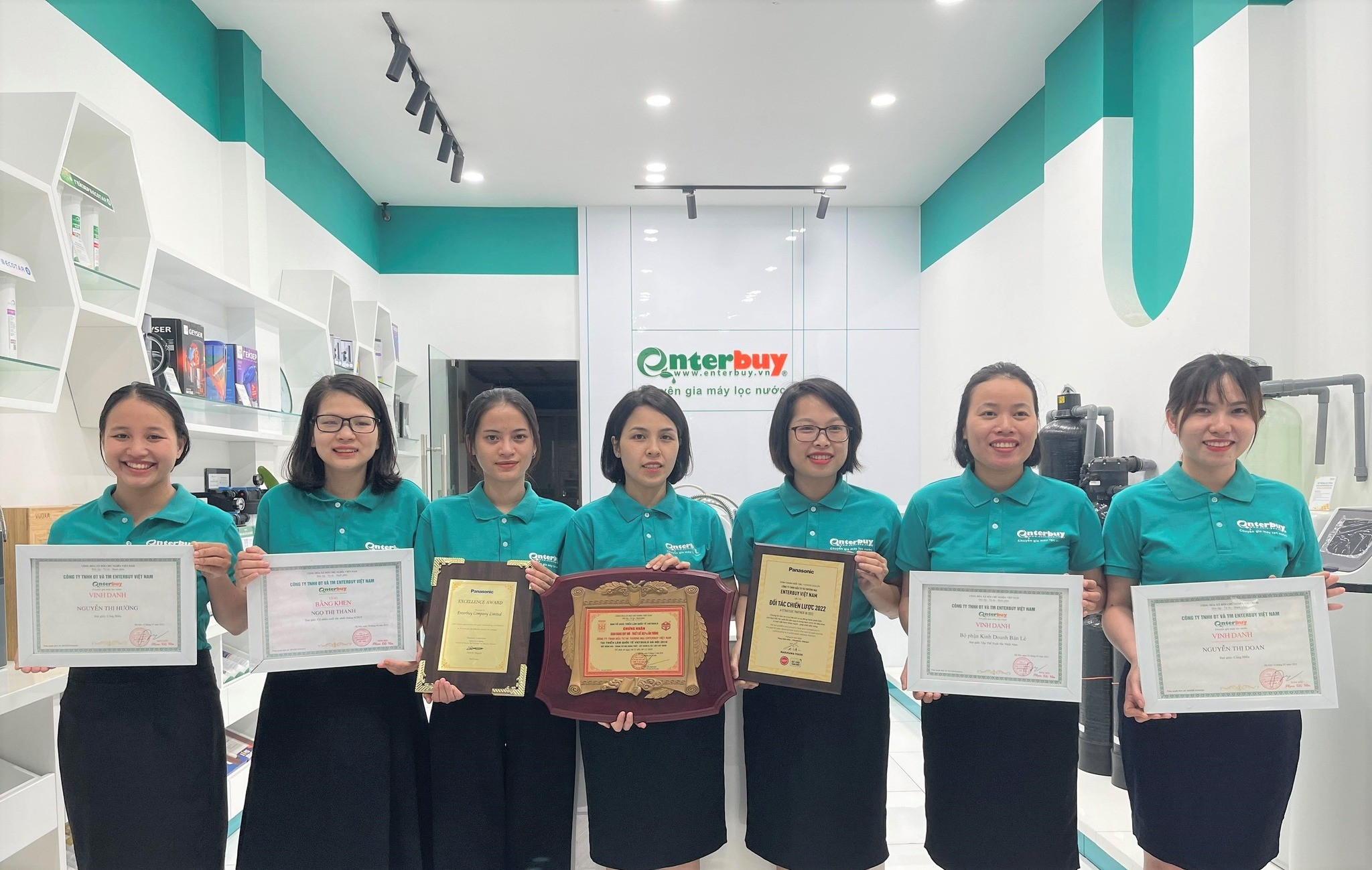 Tưng bừng khai trương chi nhánh Enterbuy – Sắm to không lo về giá