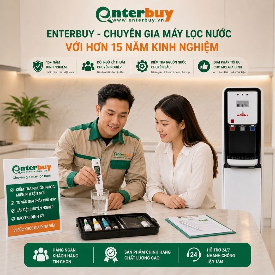 Đội ngũ kỹ thuật viên Enterbuy đang kiểm tra nguồn nước cho khách hàng
