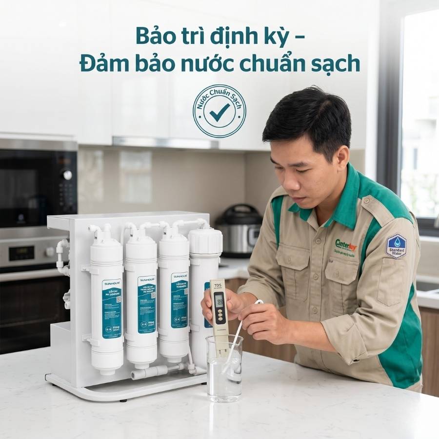 Kỹ thuật viên kiểm tra định kỳ chất lượng nước máy lọc nước Sunhouse SHA8201KV